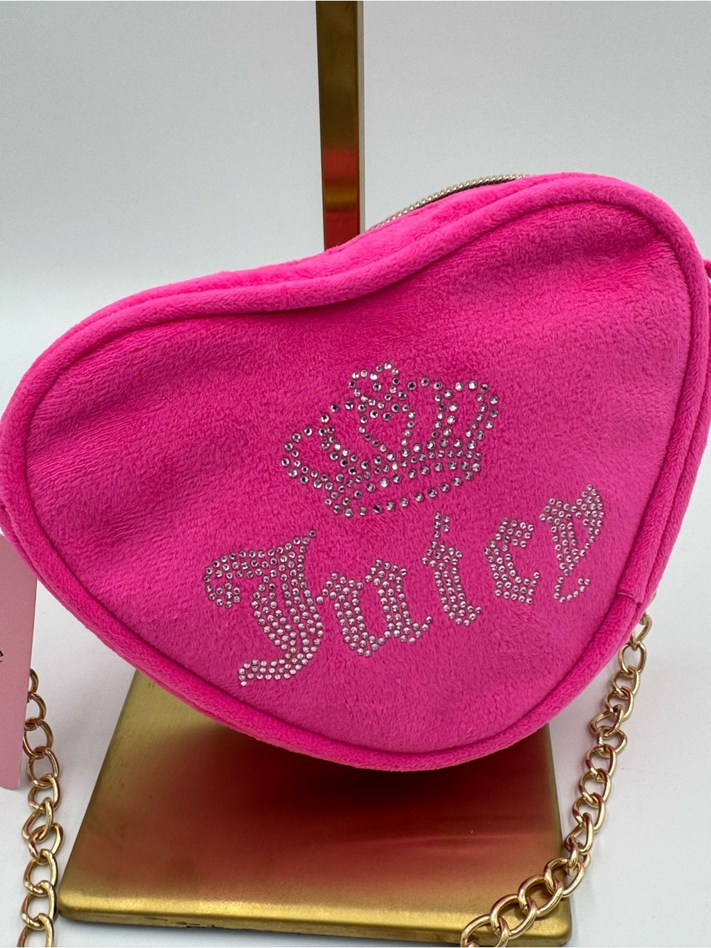 Juicy Couture Hot Pink Heart-Shaped Crossbody with Gold Chain NWT - Picture 2 of 8